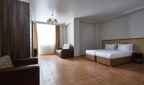  Трехместный с балконом