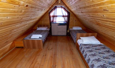 Двухэтажный дом. База отдыха Самоцветы, Темрюкский район, п. Веселовка