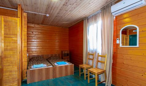 Четырехместный домик, 2 категория. База отдыха Самоцветы, Темрюкский район, п. Веселовка