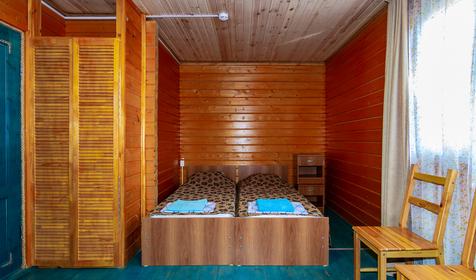 Четырехместный домик, 2 категория. База отдыха Самоцветы, Темрюкский район, п. Веселовка