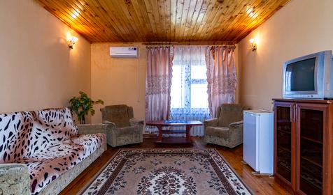 Двухкомнатный. Гостиница Эдельвейс, г. Ейск