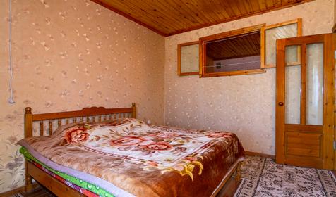 Двухкомнатный с кухней. Гостиница Эдельвейс, г. Ейск