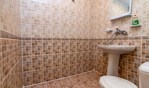 Двухкомнатный с кухней. Гостиница Эдельвейс, г. Ейск