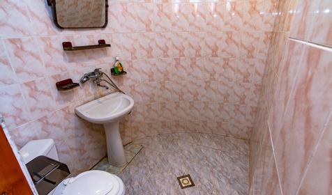 Двухместный с двуспальной кроватью. Гостиница Эдельвейс, г. Ейск