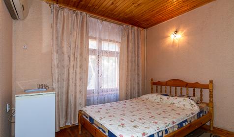 Двухместный двухкомнатный, 2 этаж. Гостиница Эдельвейс, г. Ейск