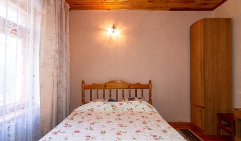 Двухместный двухкомнатный, 2 этаж. Гостиница Эдельвейс, г. Ейск