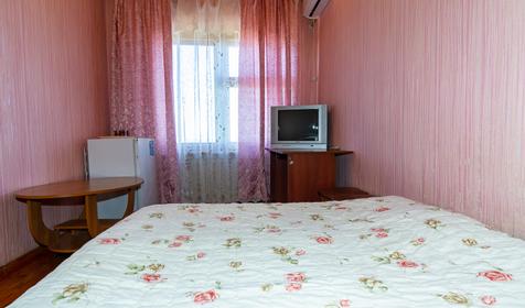 Трехместный однокомнатный, 1 этаж. Гостиница Эдельвейс, г. Ейск