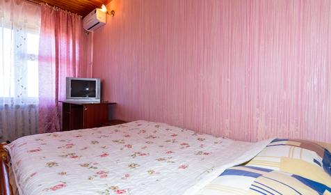 Трехместный однокомнатный, 1 этаж. Гостиница Эдельвейс, г. Ейск