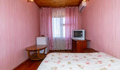 Трехместный однокомнатный, 1 этаж. Гостиница Эдельвейс, г. Ейск