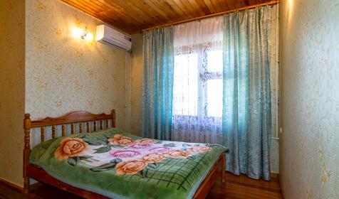 Трехместный однокомнатный, 2 этаж. Гостиница Эдельвейс, г. Ейск