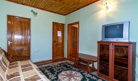 Трехместный однокомнатный, 2 этаж. Гостиница Эдельвейс, г. Ейск