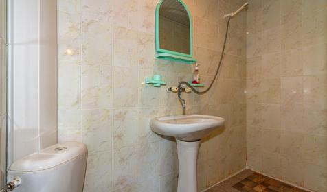 Трехместный однокомнатный, 2 этаж. Гостиница Эдельвейс, г. Ейск