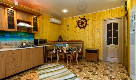 Люкс Морской. Гостевой дом На Чапаева 4б, Ейский район, Должанская