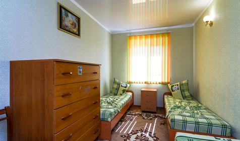 Люкс, 60 кв.м. Гостевой дом На Чапаева 4б, Ейский район, Должанская