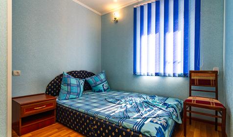 Люкс, 60 кв.м. Гостевой дом На Чапаева 4б, Ейский район, Должанская