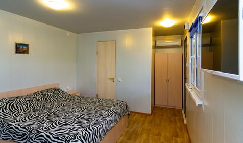 Однокомнатный трехместный номер. Гостевой дом АртДиЖан, Темрюкский район, Веселовка