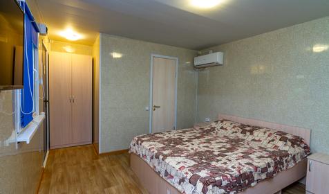 Однокомнатный трехместный номер. Гостевой дом АртДиЖан, Темрюкский район, Веселовка