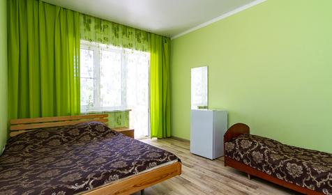 Трехместный с удобствами и кухней. Гостевой двор Альфия, Геленджик, Архипо-Осиповка