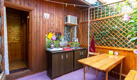 Четырехместный с удобствами и кухней. Гостевой двор Альфия, Геленджик, Архипо-Осиповка