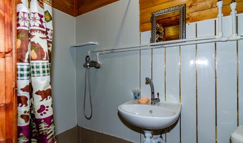 Рубленый терем, 1 этаж. Гостевой дом «Виктория-отдых», Туапсинский район, с. Ольгинка