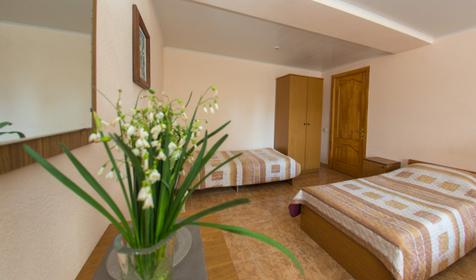 Четырехместный номер с удобствами, с вентилятором