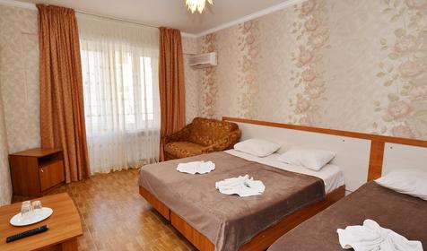 Полулюкс четырёхместный с балконом