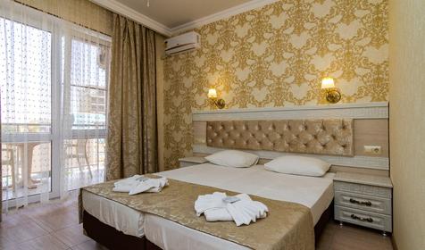 Стандарт двухместный, вид на бассейн. Отель Золотые пески, Анапа, п. Витязево