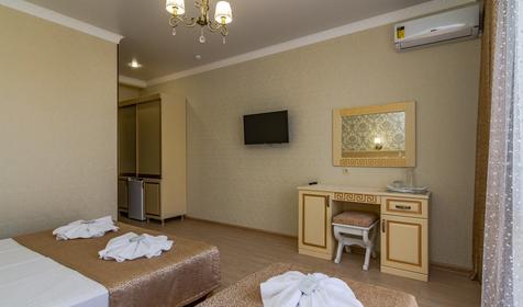  Стандарт трехместный, вид на двор. Отель Золотые пески, Анапа, п. Витязево