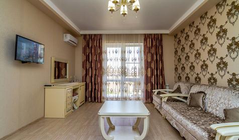 Евро Люкс с видом на бассейн. Отель Золотые пески, Анапа, п. Витязево