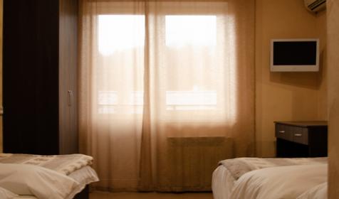 Трехместный