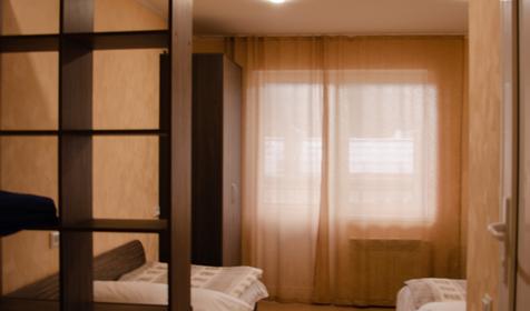 Трехместный