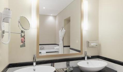 Люкс. Novotel Resort Krasnaya Polyana, Сочи, Красная Поляна