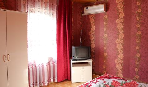 Дом №2 (шестиместный из двух изолированных номеров)