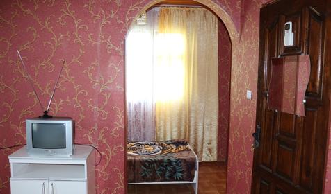 Дом №2 (шестиместный из двух изолированных номеров)