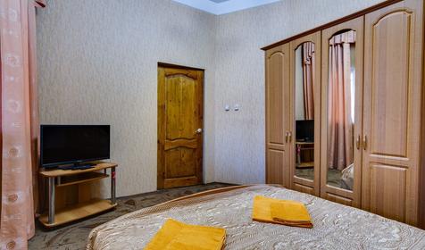 Трехместный двухкомнатный (в административном корпусе). База отдыха Тавуш, Лабинский район, ст. Упорная