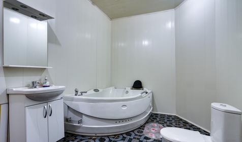 Трехместный двухкомнатный (в административном корпусе). База отдыха Тавуш, Лабинский район, ст. Упорная