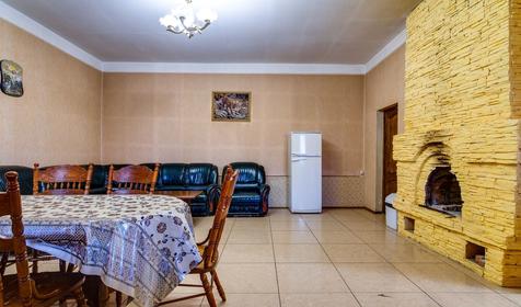 Трехместный двухкомнатный (в административном корпусе). База отдыха Тавуш, Лабинский район, ст. Упорная