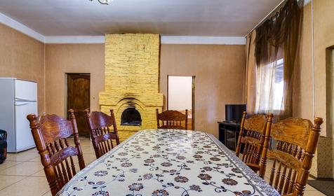 Трехместный двухкомнатный (в административном корпусе). База отдыха Тавуш, Лабинский район, ст. Упорная