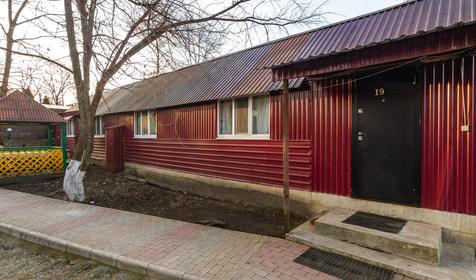 Трехместный стандарт с камином. База отдыха Тавуш, Лабинский район, ст. Упорная