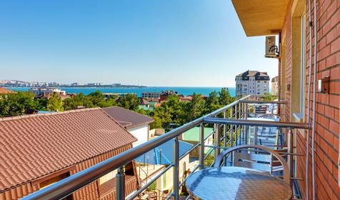 Комфорт трехместный с балконом