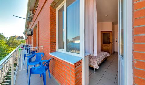 Комфорт плюс четырехместный с балконом