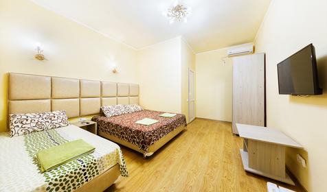 Трехместный