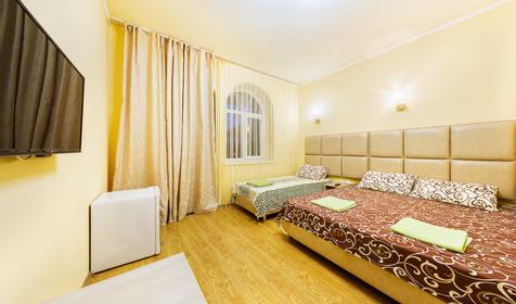 Трехместный