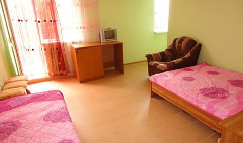 Семейный. Гостевой дом Родничок. Анапа