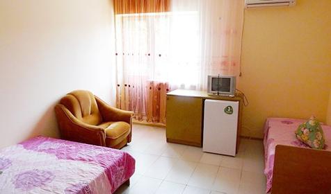 Стандарт трехместный. Гостевой дом Родничок. Анапа