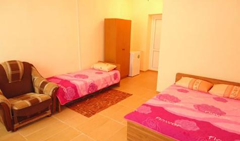 Стандарт трехместный. Гостевой дом Родничок. Анапа