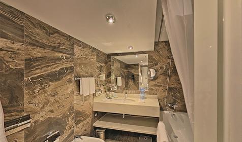 Люкс двухместный двухкомнатный. Отель Radisson Lazurnaya Hotel Sochi (Рэдиссон Лазурная), г. Сочи, Хостинский р-н