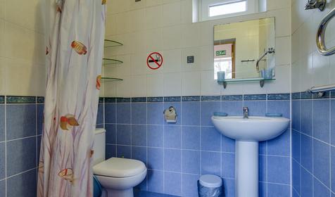 Санузел, 1 этаж. Гостевой дом Садовая 33, Геленджик