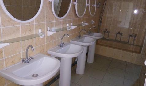 Трех-, четырехместный с частичными удобствами