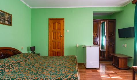 Люкс трехместный. Гостевой дом Лидия, Сочи, Адлер